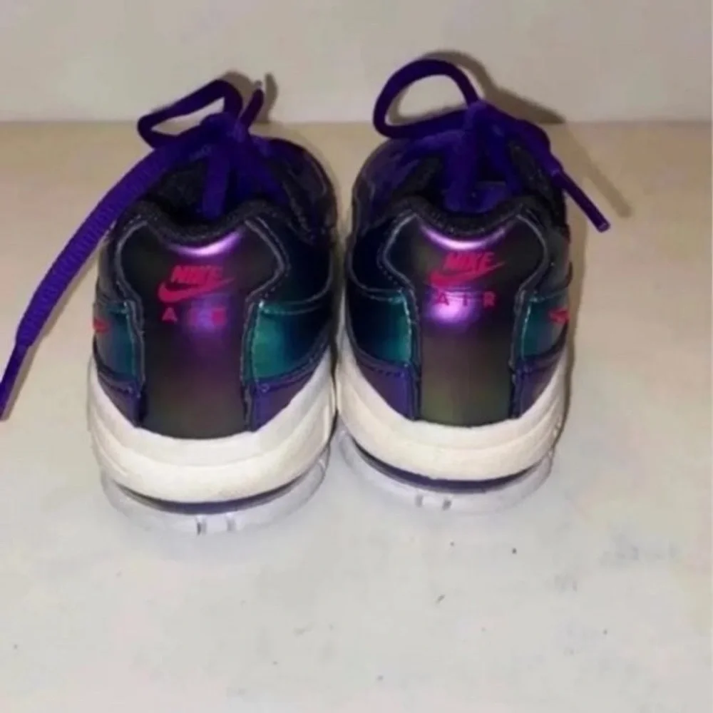 Baby boy air max Nike shoes. Size 8
Purple/green/blue I - Picture 4 of 7